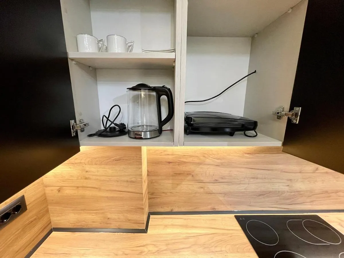 Queens Luxury Apartments تيرانا