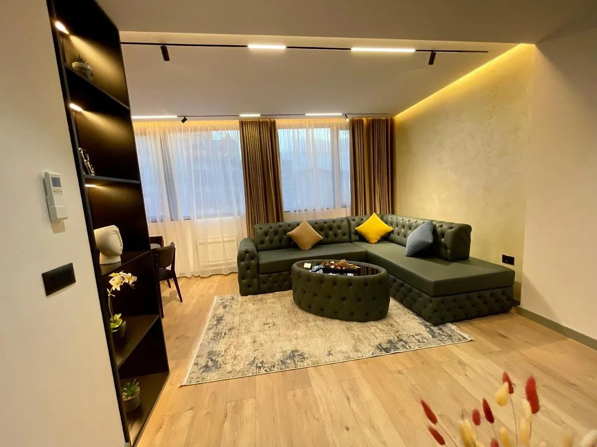 Queens Luxury Apartments تيرانا ألبانيا