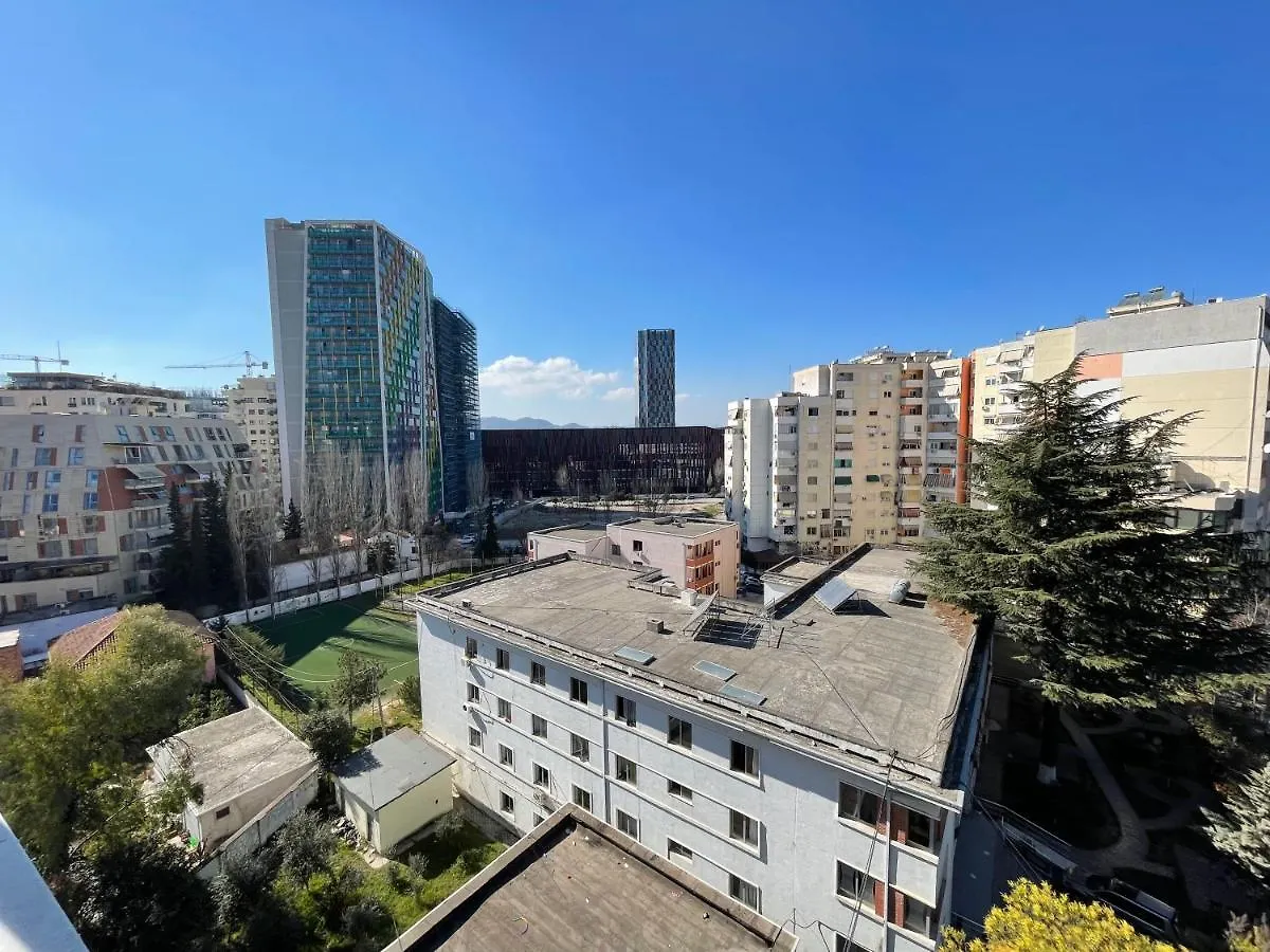 Queens Luxury Apartments تيرانا